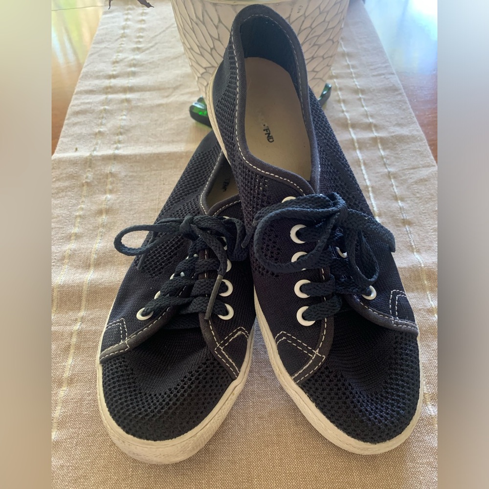 Lands' End Sneaker Women's Size 8M EUR 38.5 Navy Blue White Low Top Lace Up Mesh